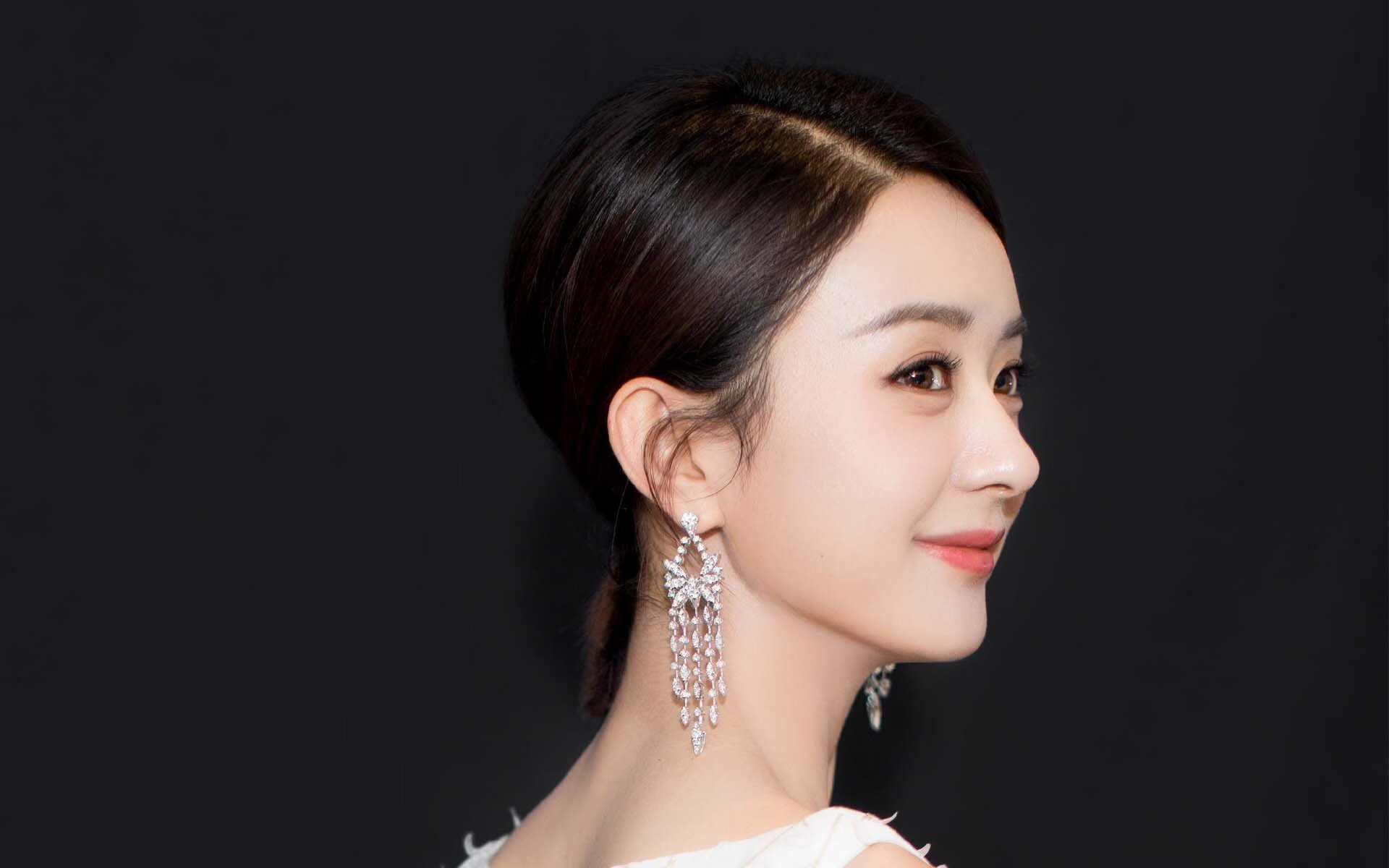 九游官网下载电脑版-_荒漠淘金：在广袤沙丘中的耐力大比拼_，沙漠拓荒