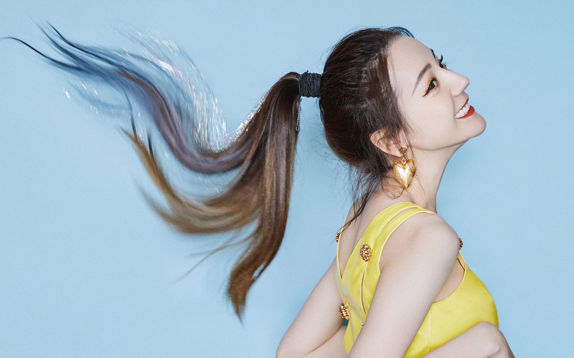 安德烈斯·特米尼奥和埃莉亚·卡纳莱斯在韩国济川世界杯混合团体赛中获得铜牌