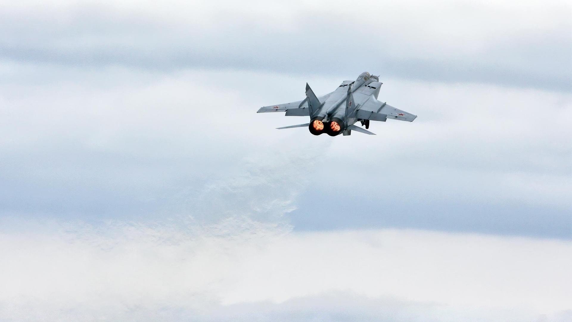 九游下载中心-中国足球比赛阵容实力加强，球员风采迷人，中国足球队员名单最新