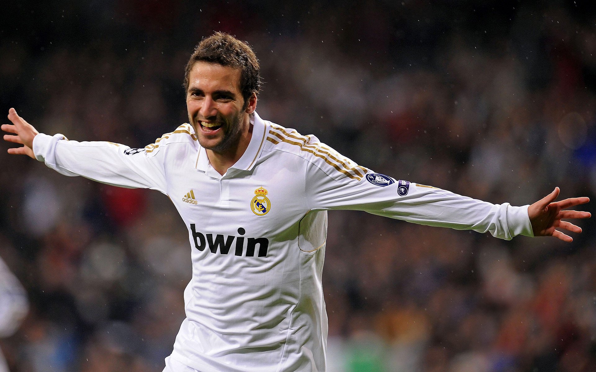 JIUYOU GAMING-自由泳短距离波兰选手冲入前列，自由泳慢放视频