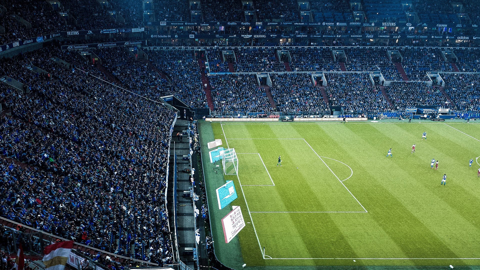 英超激烈争夺,豪门纷纷奋战追赶